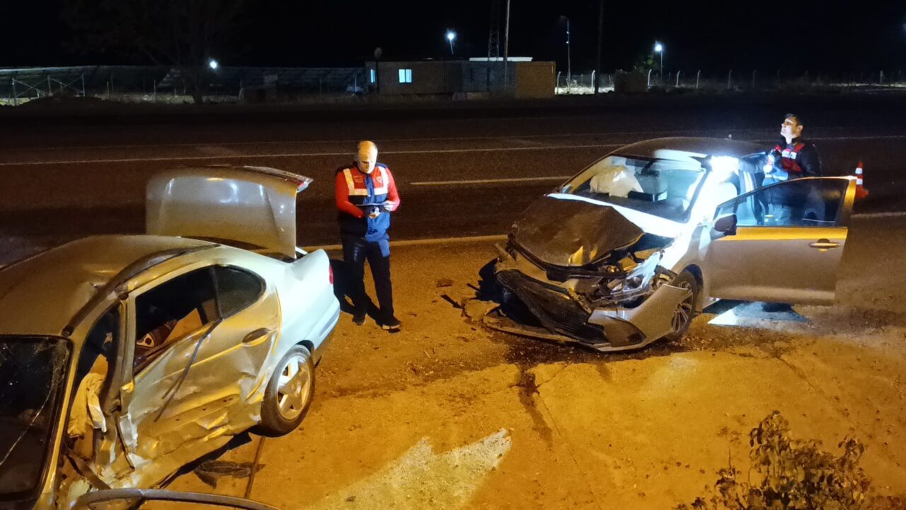 Gölbaşı'nda meydana gelen trafik kazasında 8 kişi yaralandı.