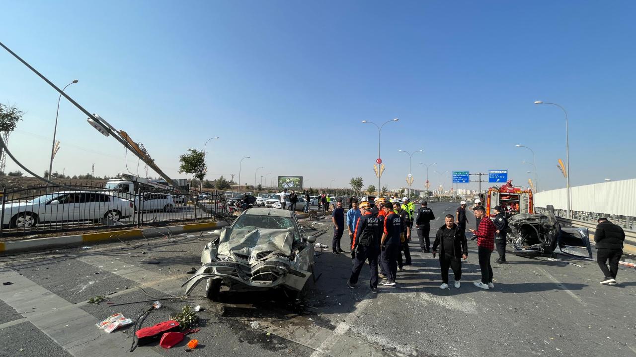 Şanlıurfa'da zincirleme kaza: 2 ölü, 2 yaralı