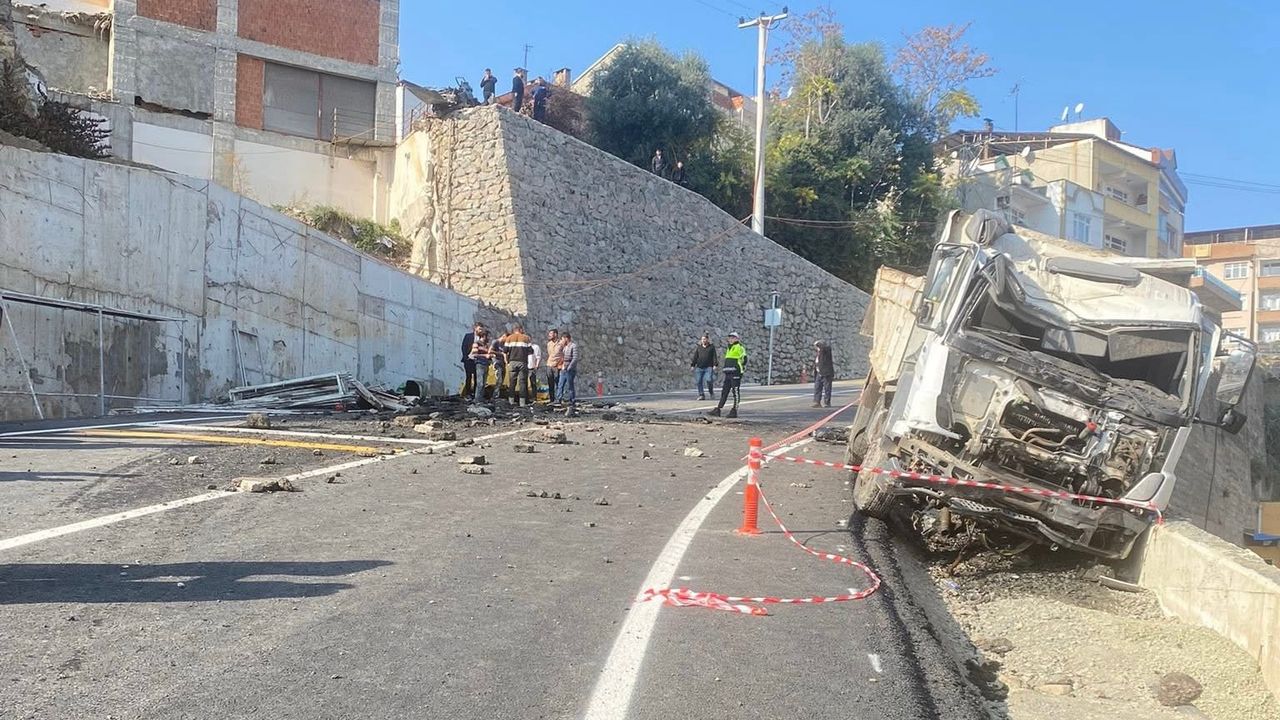 Yeni yolun açılmasıyla meydana gelen ilk trafik kazası