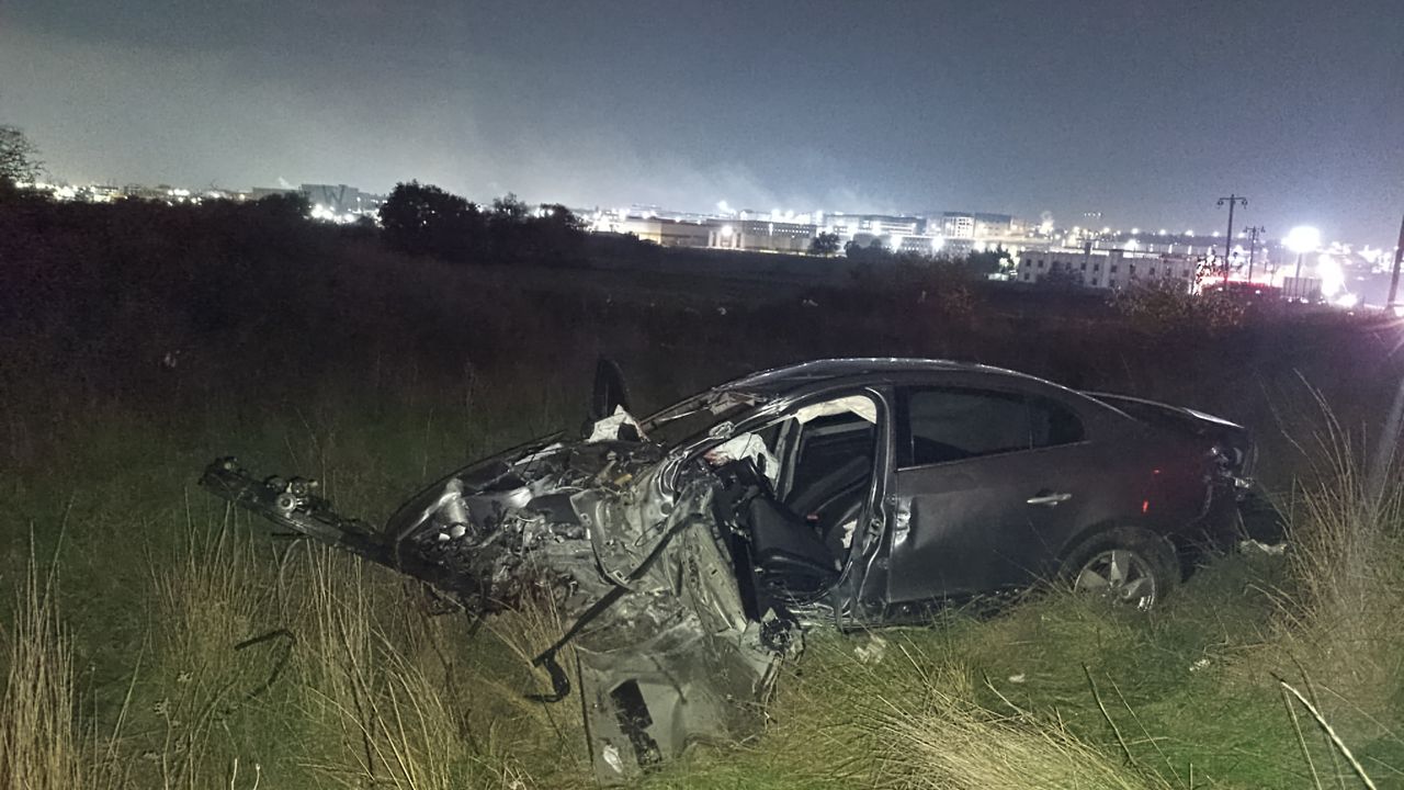 Tekirdağ'da araç devrilmesi sonucu 1 kişi hayatını kaybetti, 1 kişi yaralandı.