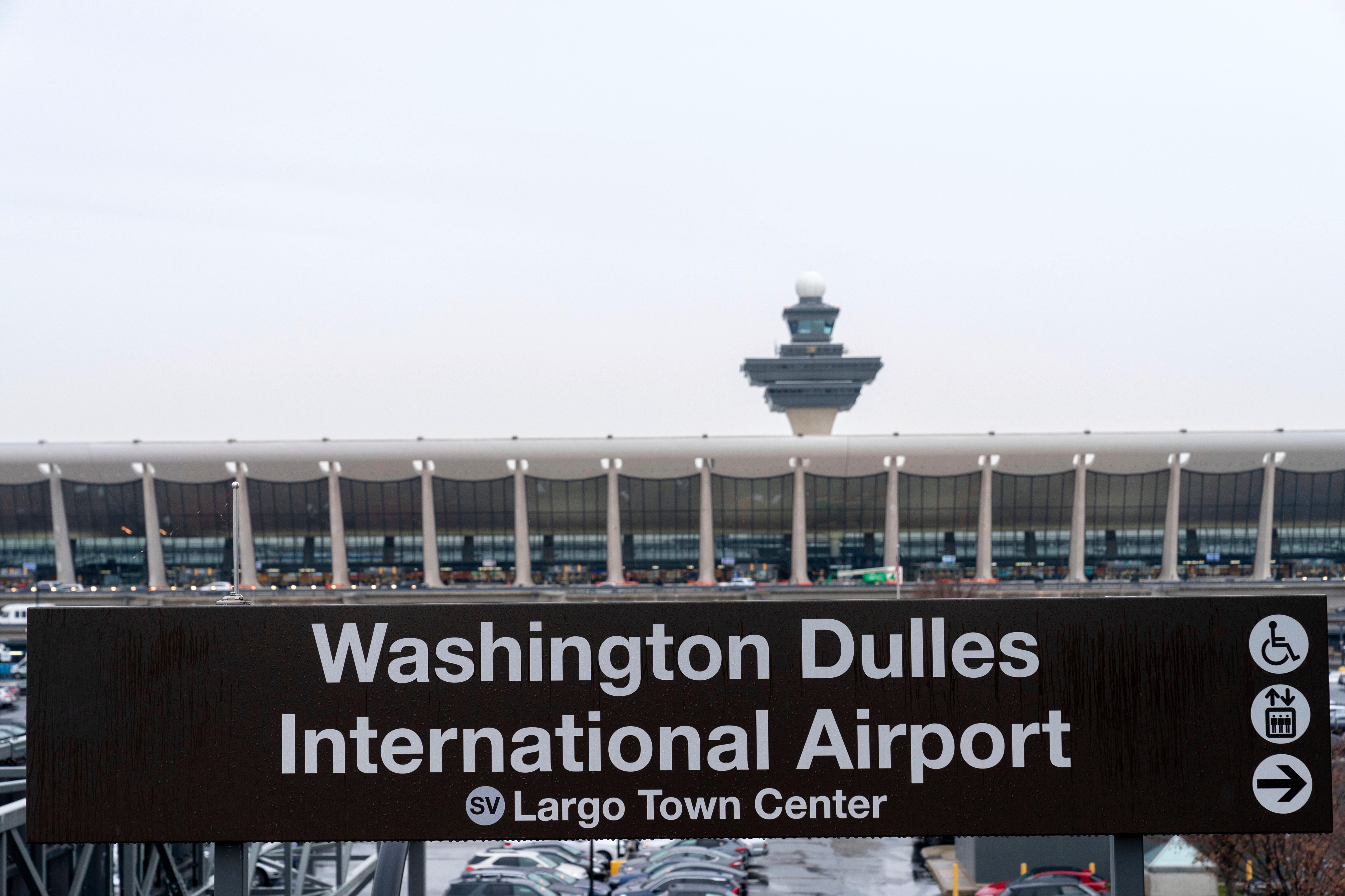 Washington'da havalimanı kaza sonucu 18 kişi yaralandı.