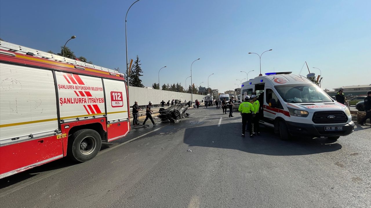 Zincirleme kaza sonucu 2 kişi hayatını kaybetti, 2 kişi de yaralandı.