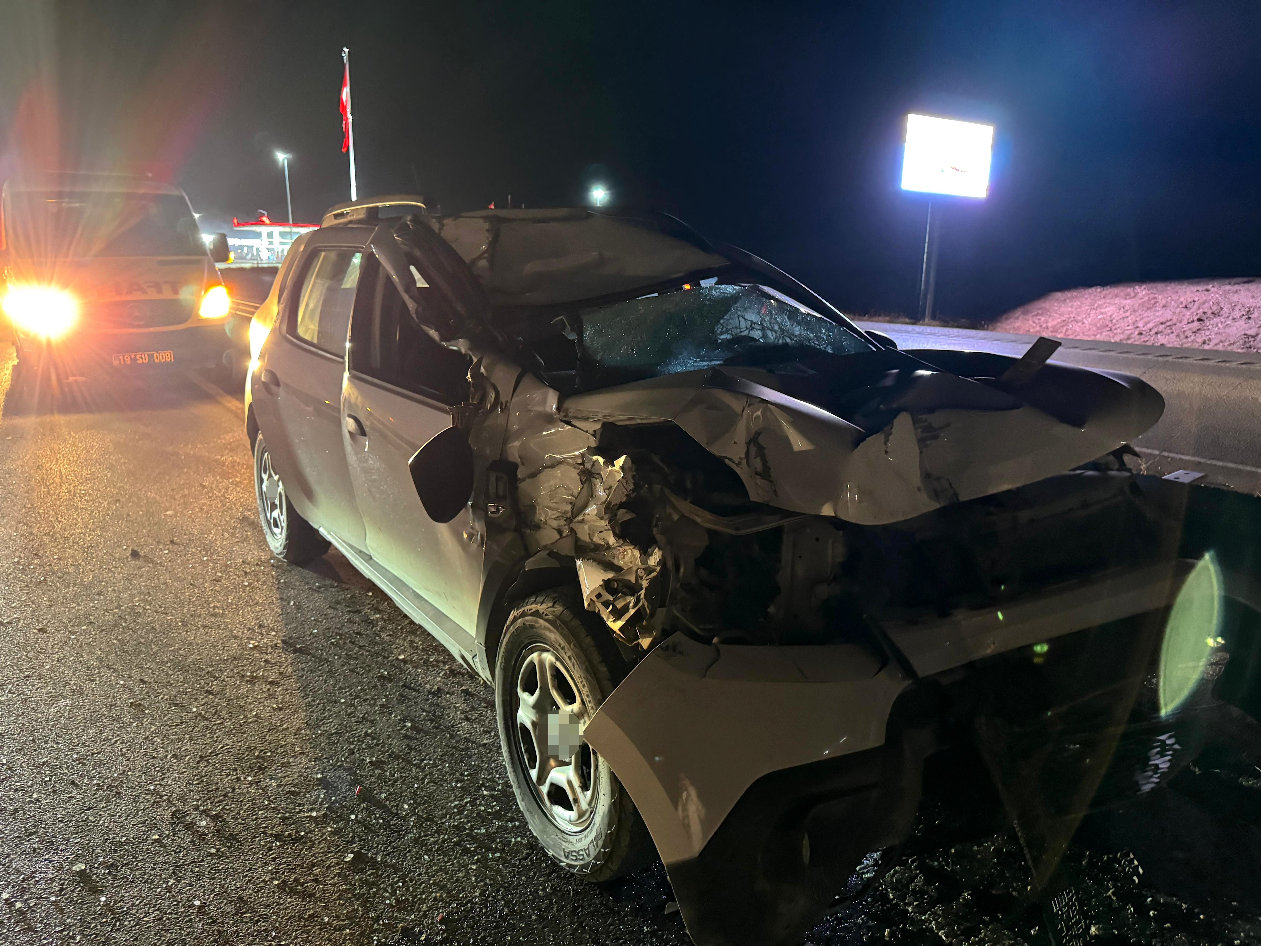 Çorum'da 5 araç karıştığı zincirleme kaza: 3 kişi yaralandı.