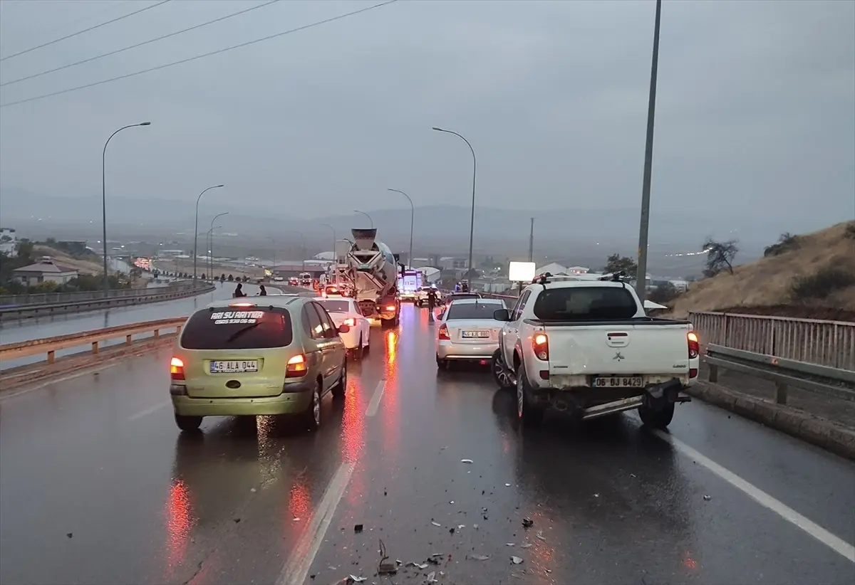Kahramanmaraş'ta Ardışık Trafik Kazası