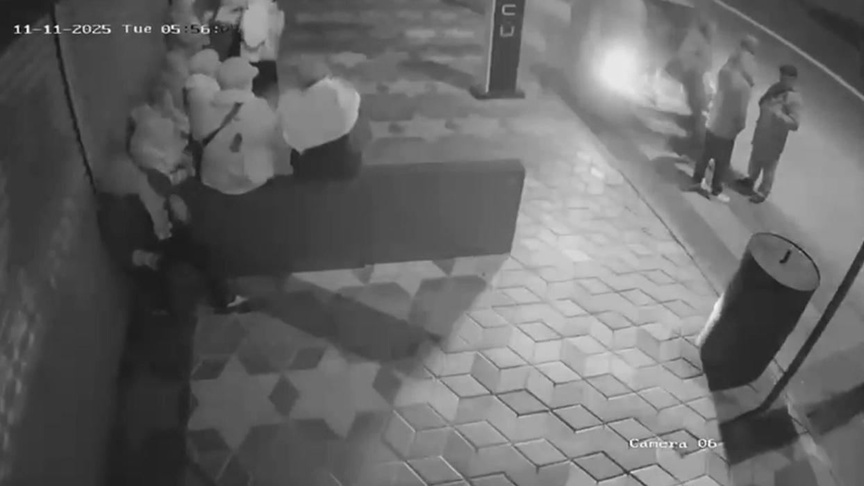 Mamak'ta korkunç bir kaza: Araç kalabalığın içine daldı.