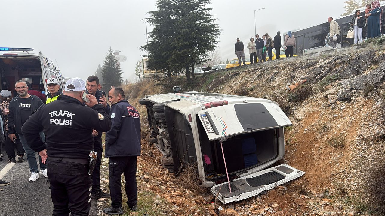 Muğla'da meydana gelen trafik kazasında 15 kişi yaralandı.