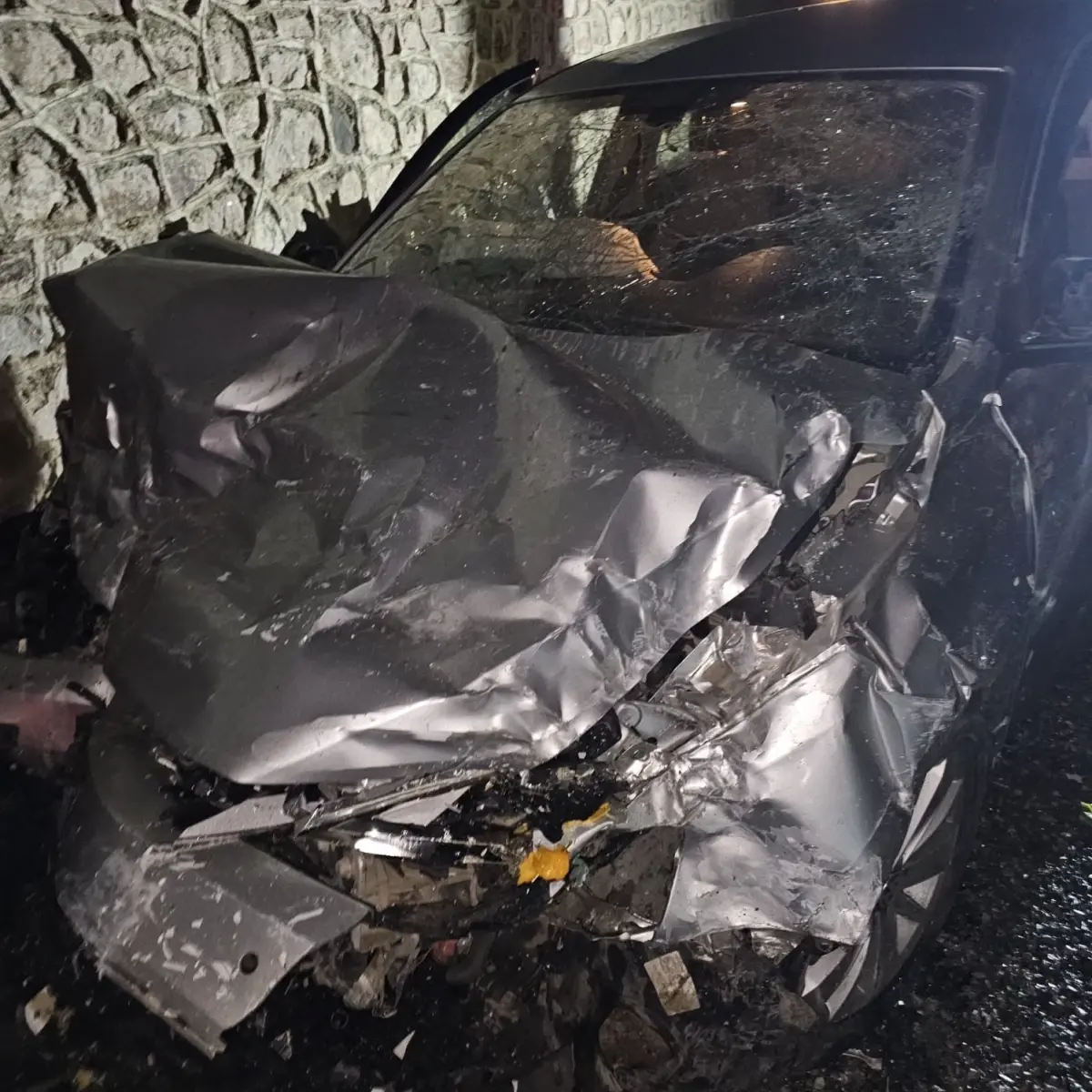 Sivas'ta Kaza: 1 Kişi Hayatını Kaybetti, 2 Kişi Yaralandı