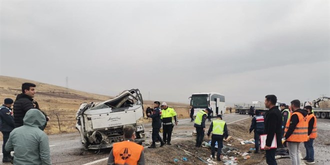 Kayseri'de ardışık kaza: Hayatını kaybedenler ve yaralananlar bulunuyor.