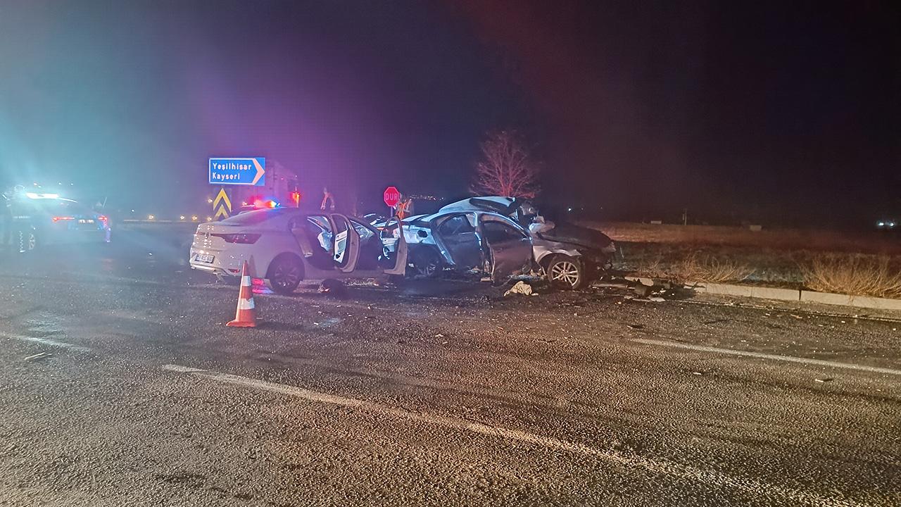 Niğde'de iki araç kaza yaptı: 3 ölü, 6 yaralı