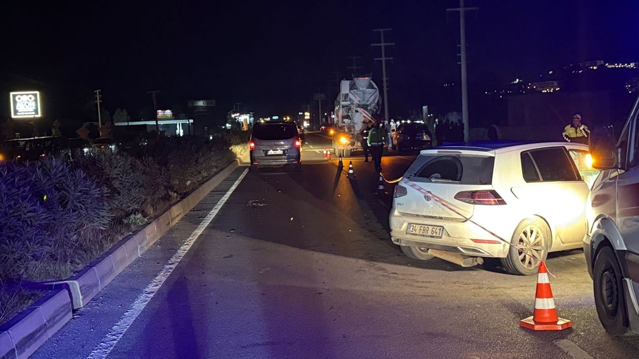 Beton mikseriyle araba çarpıştı, 1 kişi Bodrum'da öldü.
