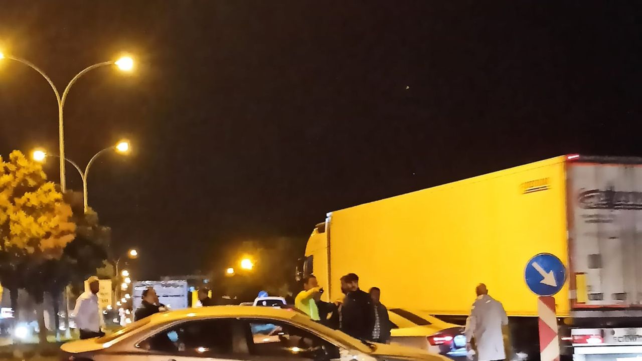 Hilvan’da trafik kazasında 3 kişi yaralandı.