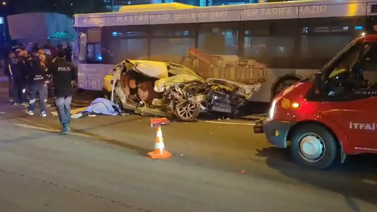 Malatya'da ardışık trafik kazası: 2 can kaybı, 3 yaralı!