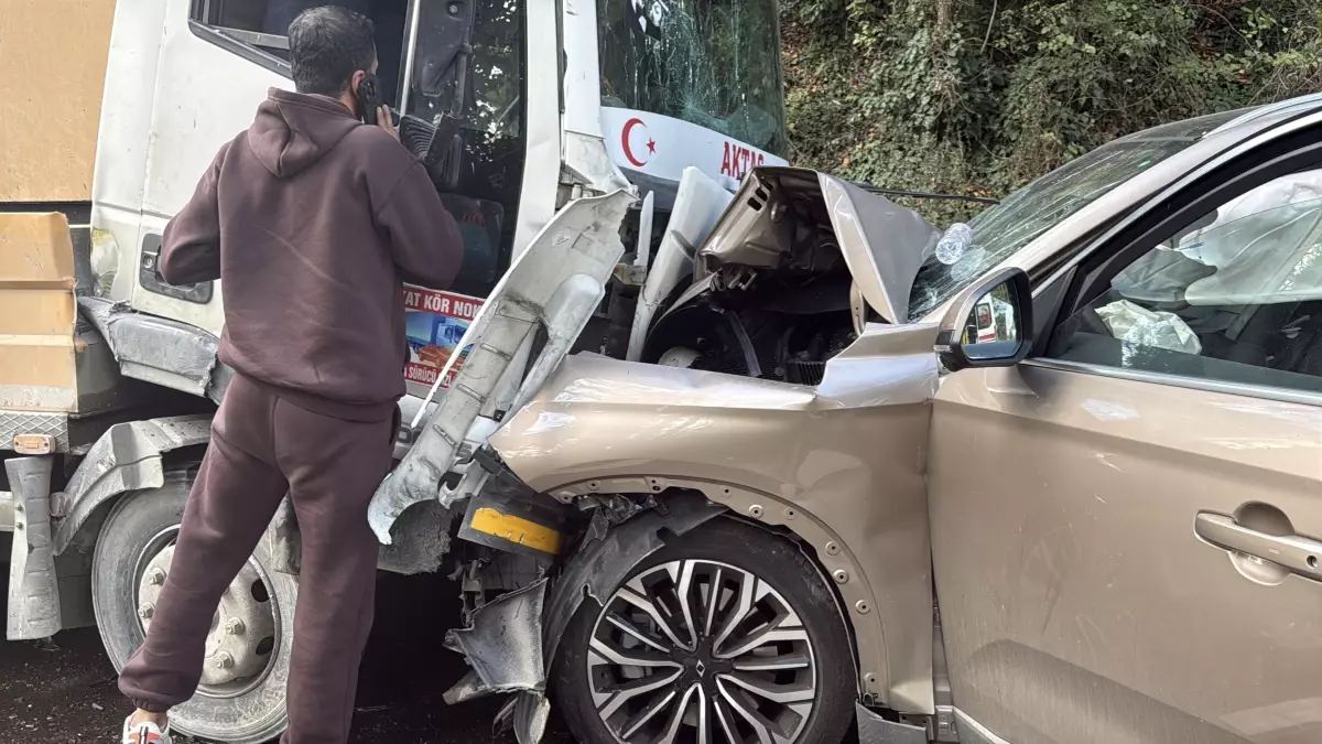 Sarıyer'de Trafik Kazasında Çarpıştılar