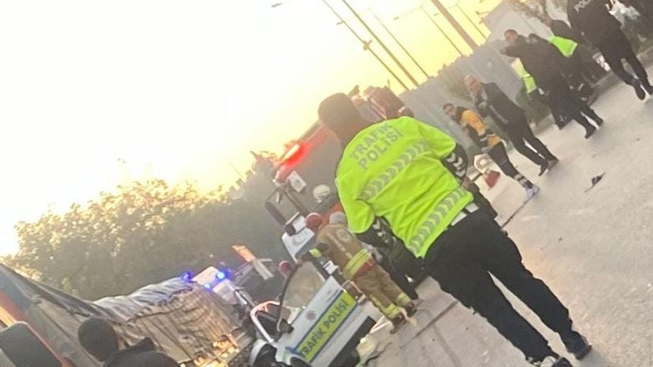 Manisa'da polis aracı kaza yaptı: 1 polis hayatını kaybetti.