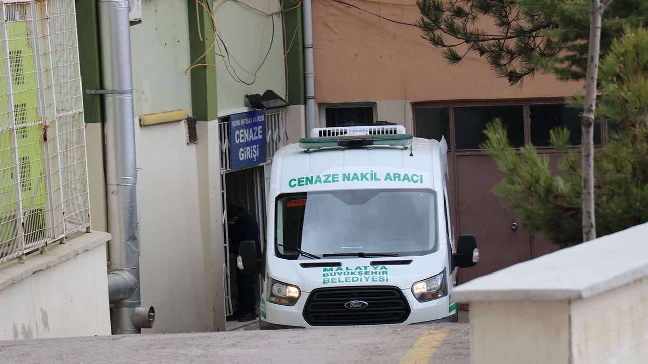 Mersin'de meydana gelen trafik kazasında ölenlerin sayısı 4'e çıktı.