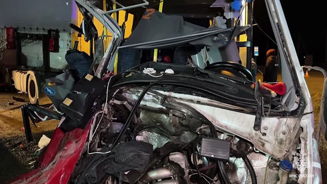 Rusya'da trajik bir trafik kazasında 7 kişi öldü.
