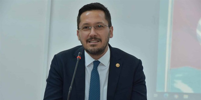 AK Parti'den Karaman Milletvekili Eser'in trafik kazası geçirdiği belirtildi.