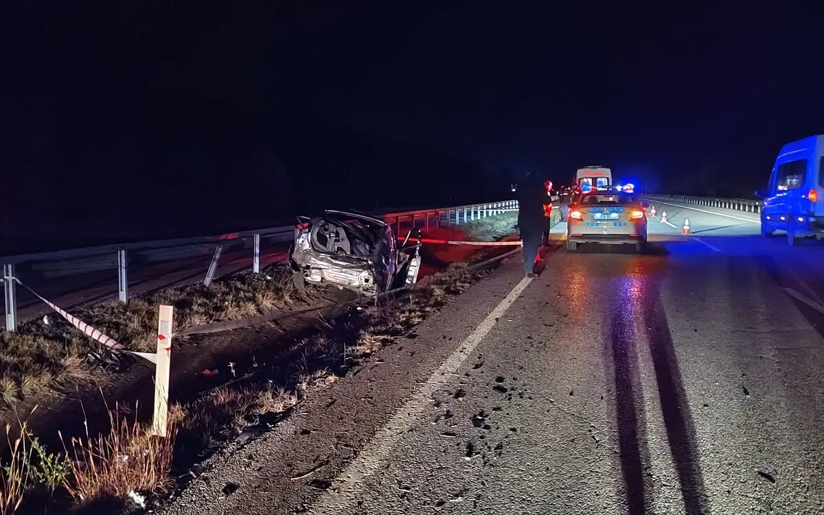 Sungurlu'da trafik kazası: Bir kişi hayatını kaybetti, iki kişi yaralandı.