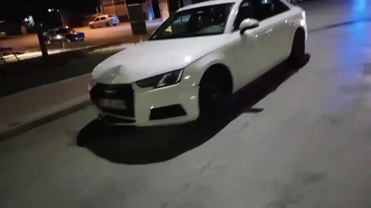 Bir sürücü kaza yaptıktan sonra olay yerinden uzaklaşırken, diğer sürücü alkollü çıktı.