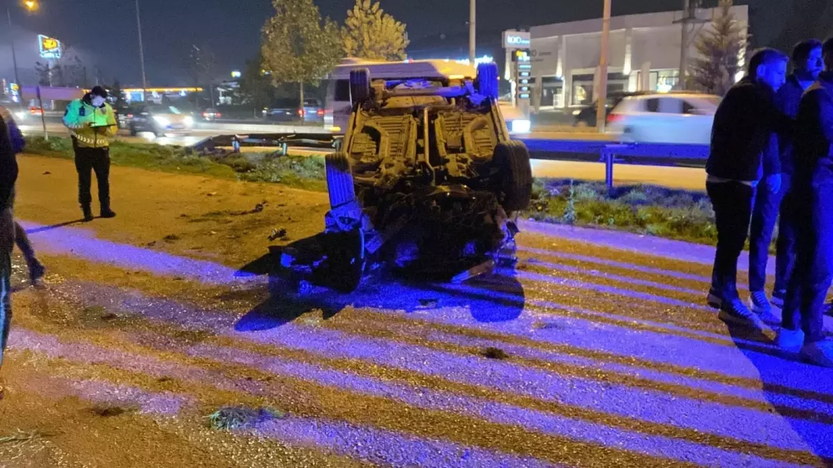 İnegöl'de kaza meydana geldi: 2 kişi yaralandı.