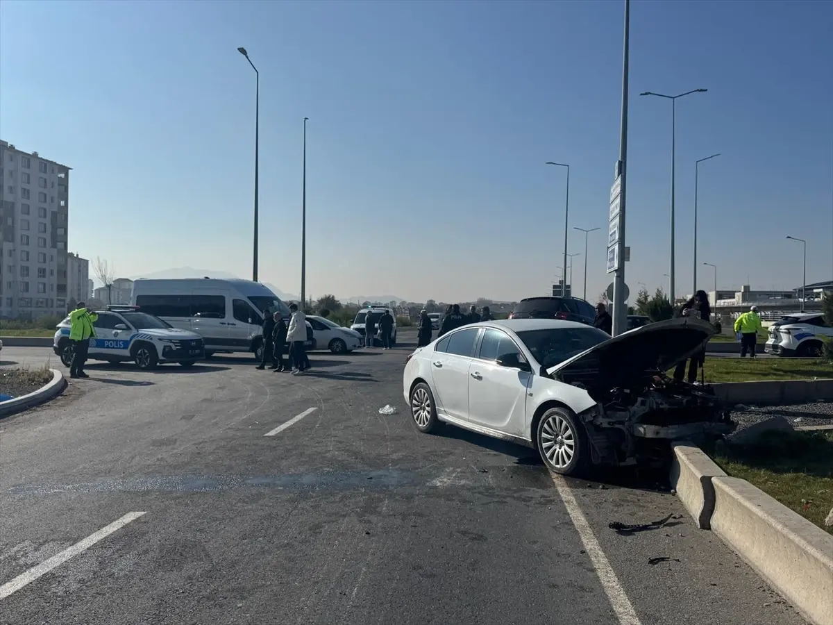 Kayseri'de Kaza Sonucu 5 Kişi Yaralandı.
