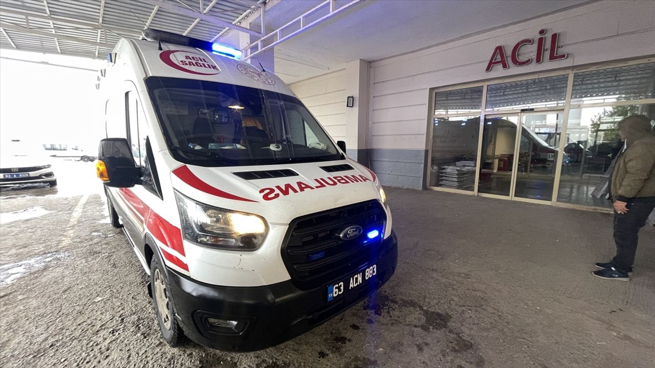 Siverek'te trafik kazasında üç araç karıştı, 3 kişi yaralandı.