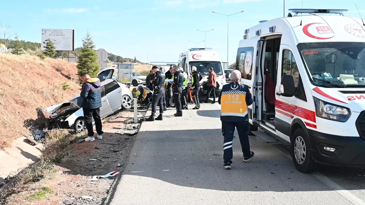 Kaza sonucu Kırıkkale'de 8 kişi yaralandı.