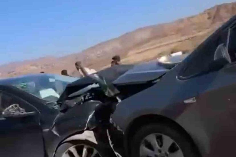 Siirt'te araçlar kaza yaptı: 4 kişi yaralandı.