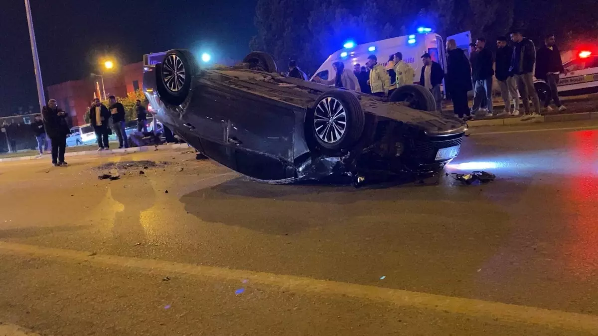 İnegöl'de Trafik Kazası: 2 Kişi Yaralandı