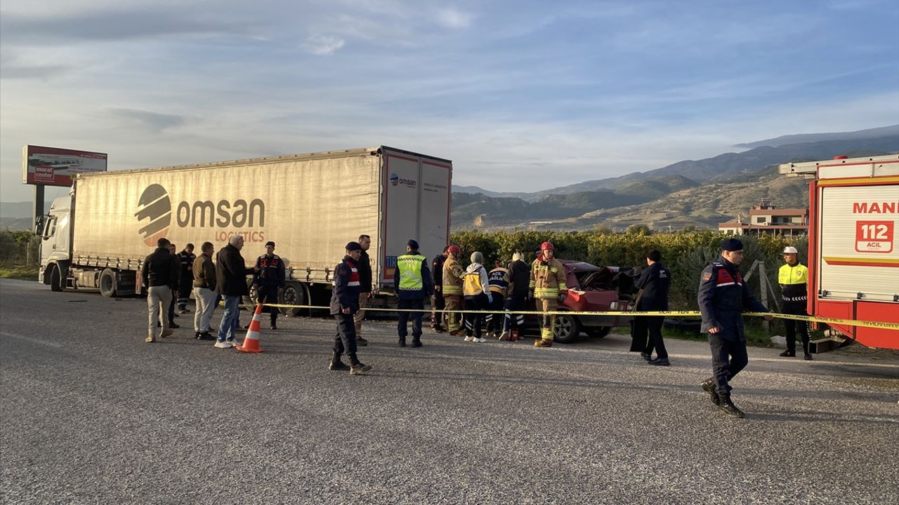 Manisa Alaşehir'de gerçekleşen trafik kazasında bir kişi hayatını kaybetti.