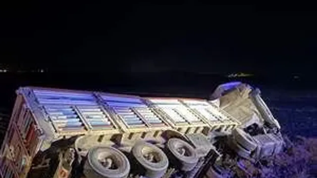 Diyarbakır'da 6 araç karıştığı kazada ölenlerin sayısı 4'e yükseldi.