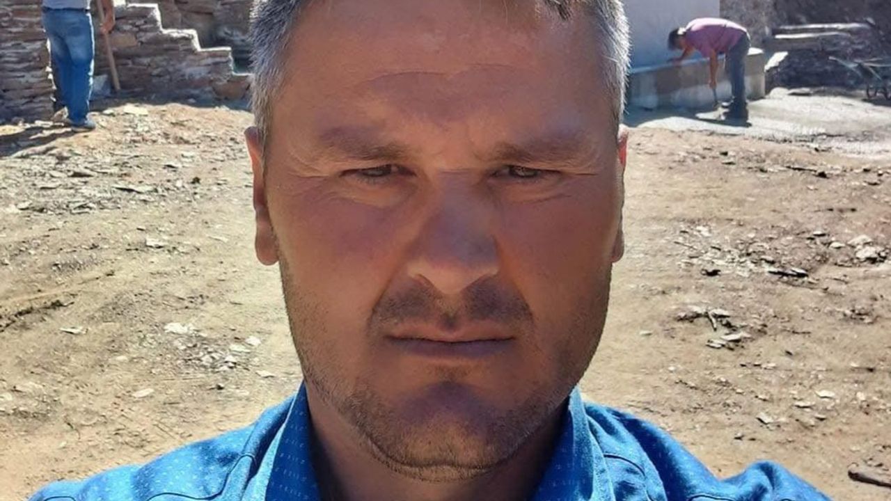 Eşme'nin Alahabalı köyü Muhtarı Galip Çetin trafik kazasında vefat etti.