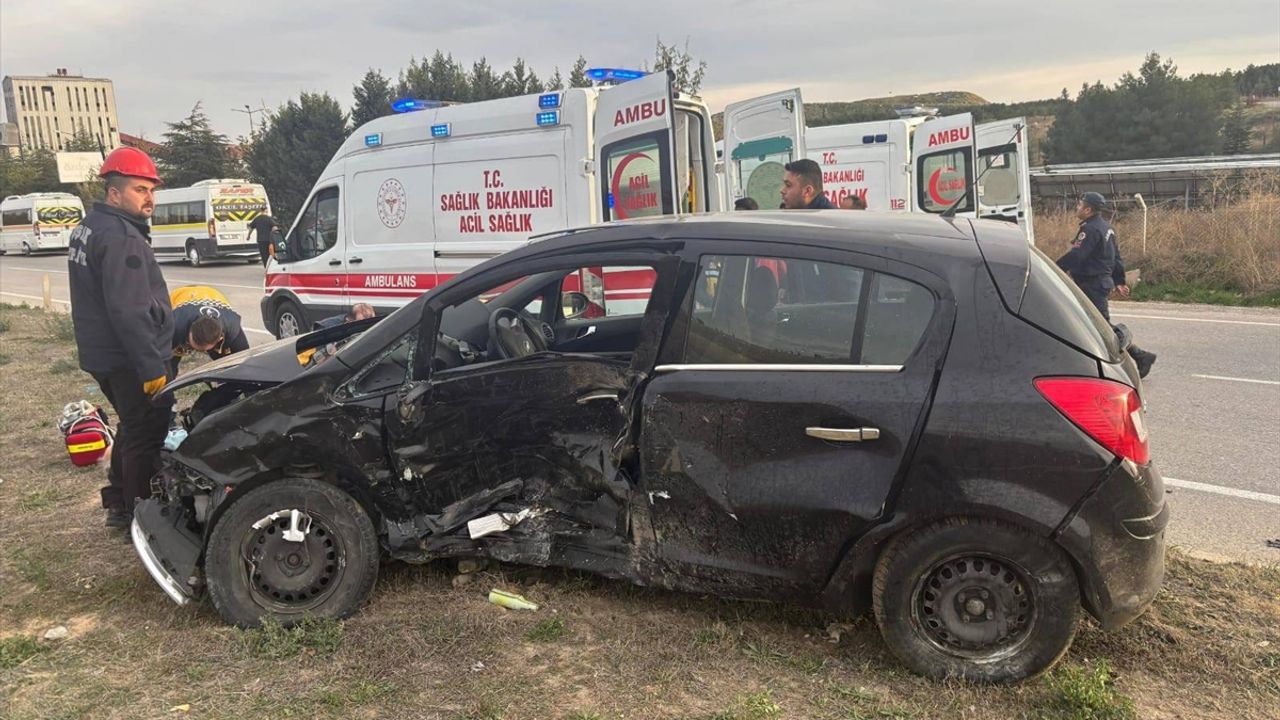 Uşak'ta meydana gelen trafik kazasında bir kişi hayatını kaybetti.