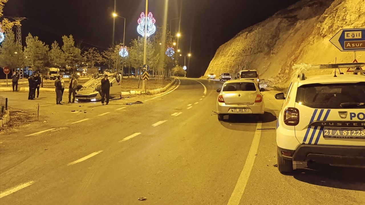 Eğil, Diyarbakır'da trafik kazasında 2 kişi yaralandı.