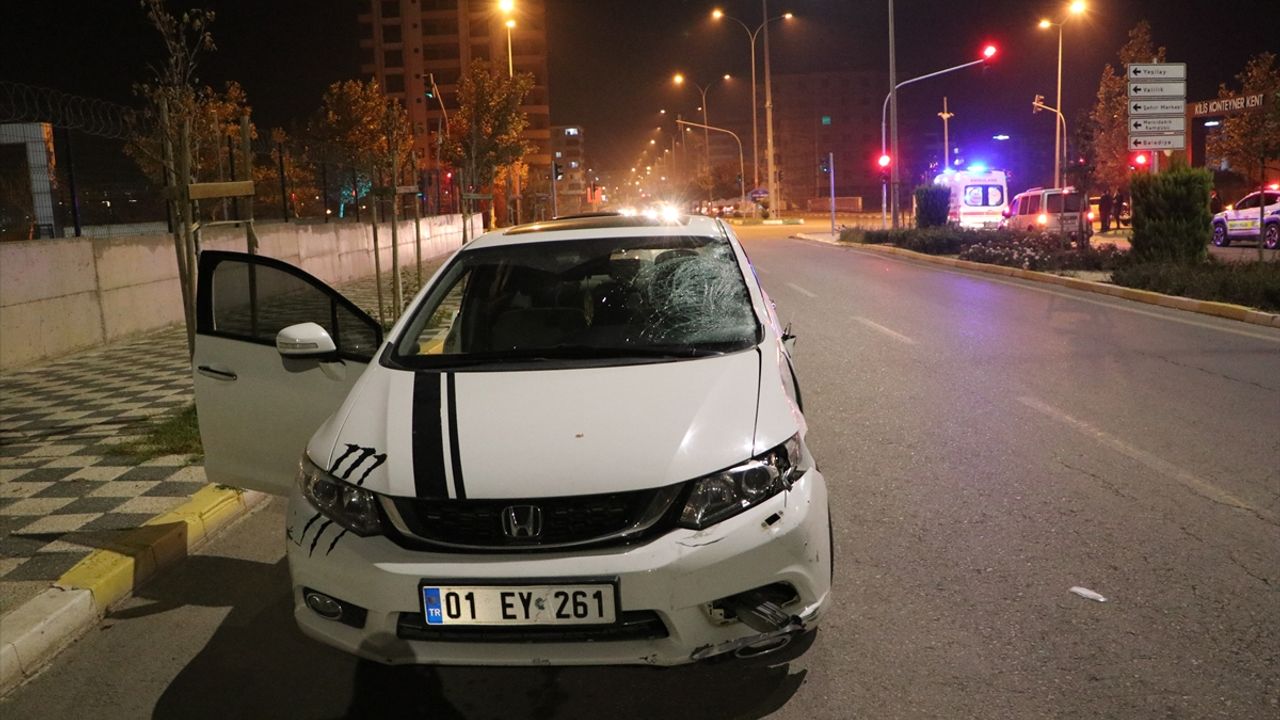 Kilis'te arabayla bisiklet çarpıştı, 1 kişi ağır yaralandı.
