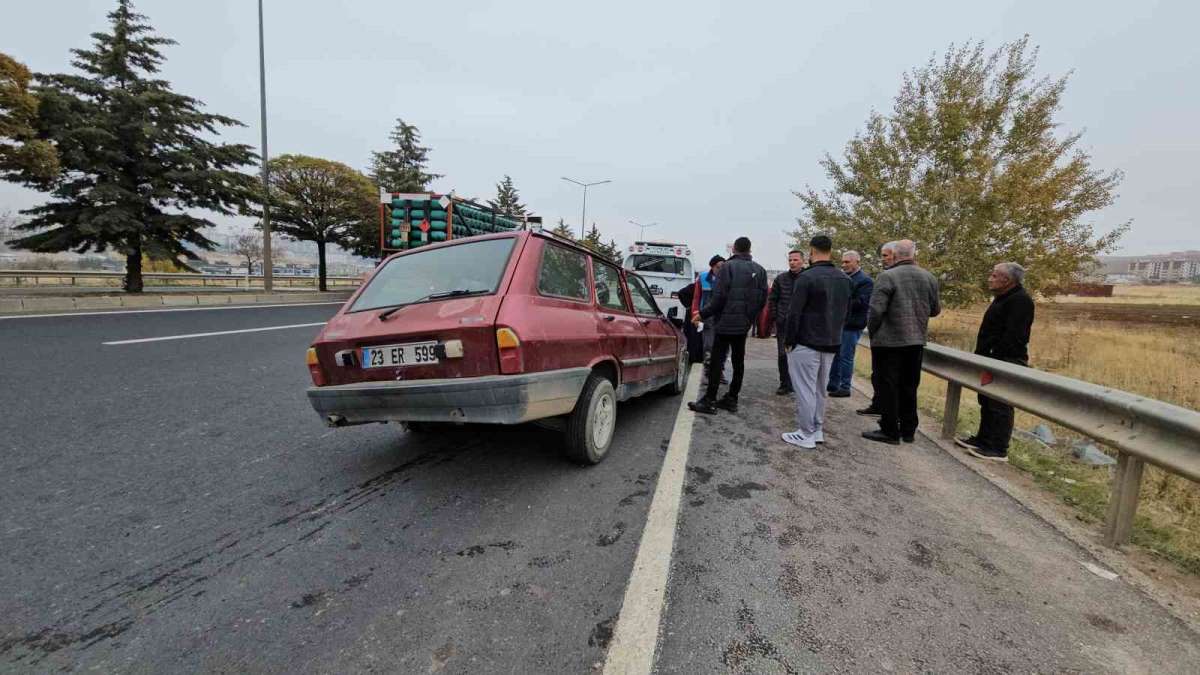 Elazığ'da kaza: 4 yaralıdan 2'si ağır durumda.