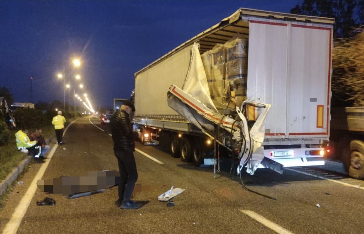 Samsun'da trafik kazasında 1 ölü, 1 yaralı var.