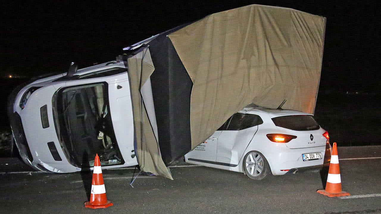 Diyarbakır'da ardışık trafik kazası: 4 ölü, 13 yaralı
