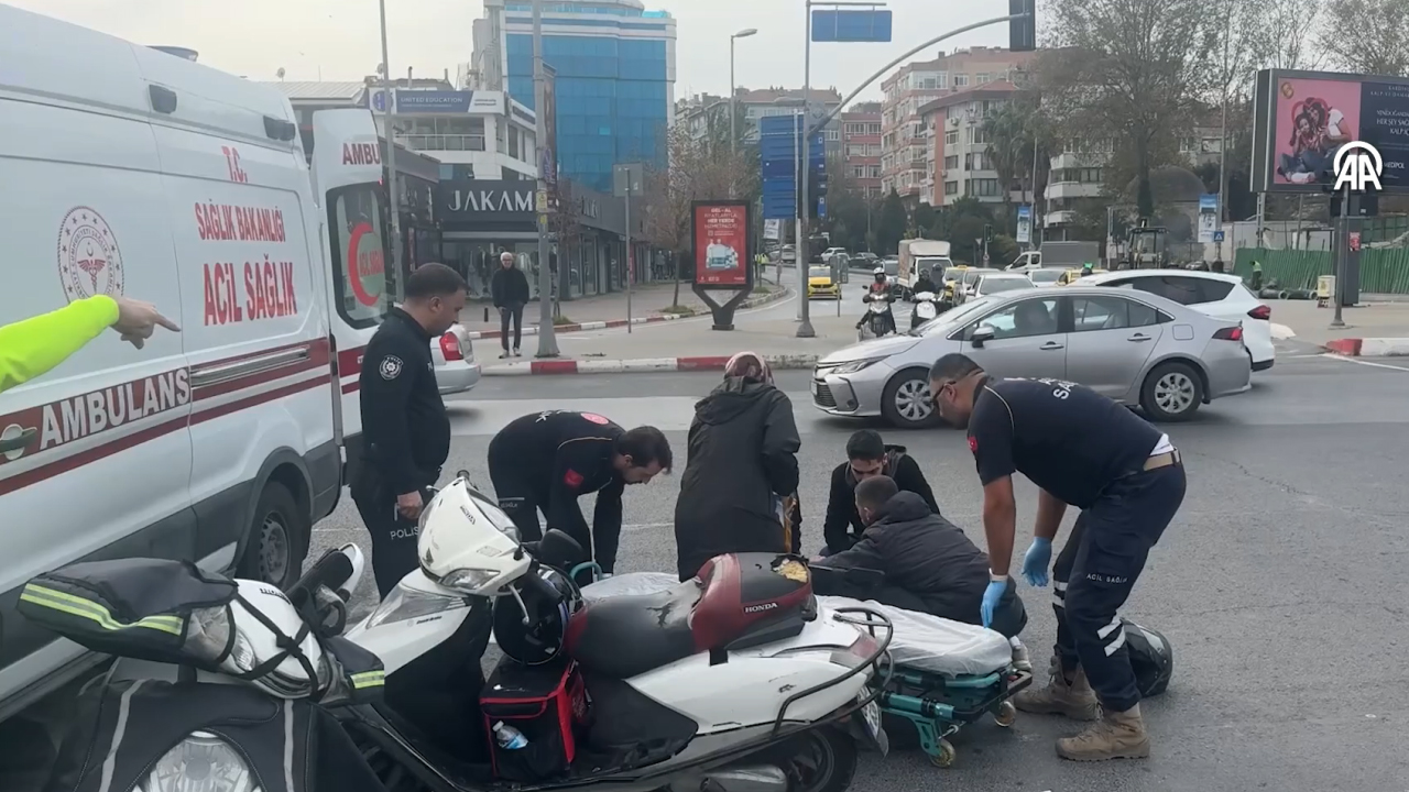 Kırmızı ışıkta İstanbul'da kaza oldu.