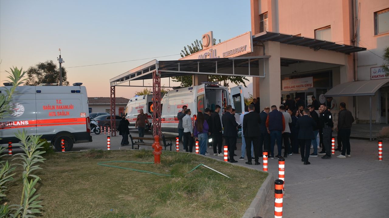 Şırnak Silopi'de gerçekleşen trafik kazasında 13 kişi yaralandı.