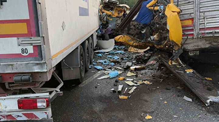 Aydın-Muğla yolu tır kazası sebebiyle ulaşım uzun süre aksadı.