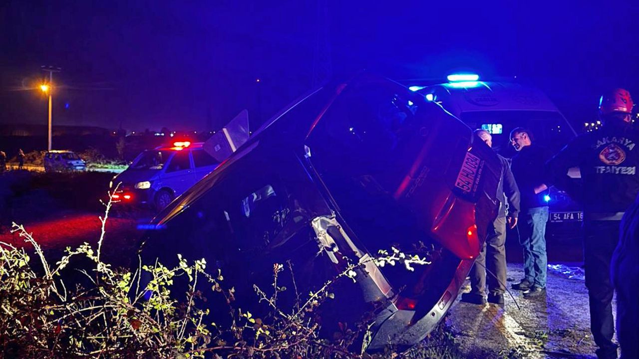 Sakarya'da meydana gelen trafik kazasında 1 ölü ve 2 yaralı var.