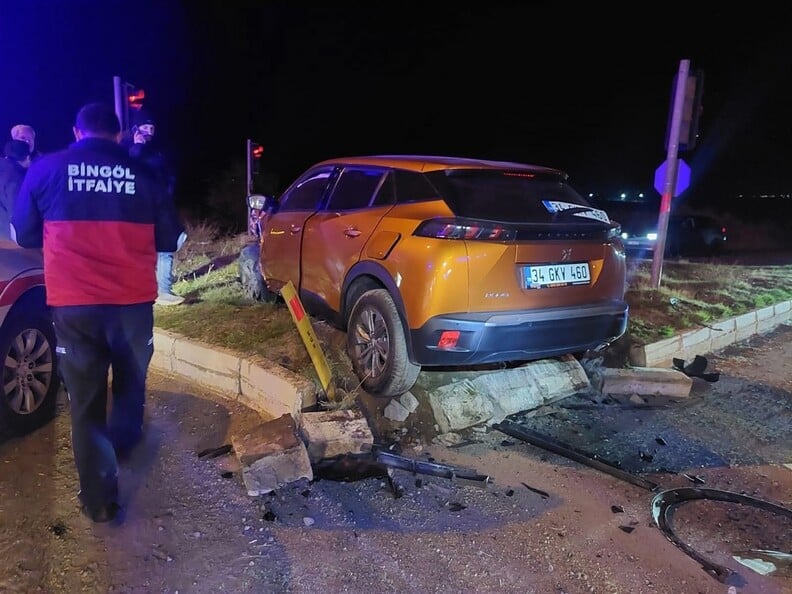 Bingöl’de meydana gelen kaza 4 kişinin yaralanmasına neden oldu.