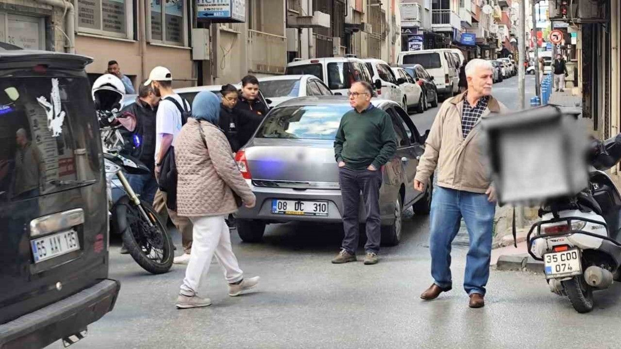 Efeler'de kurye yaralı: Trafik kazası