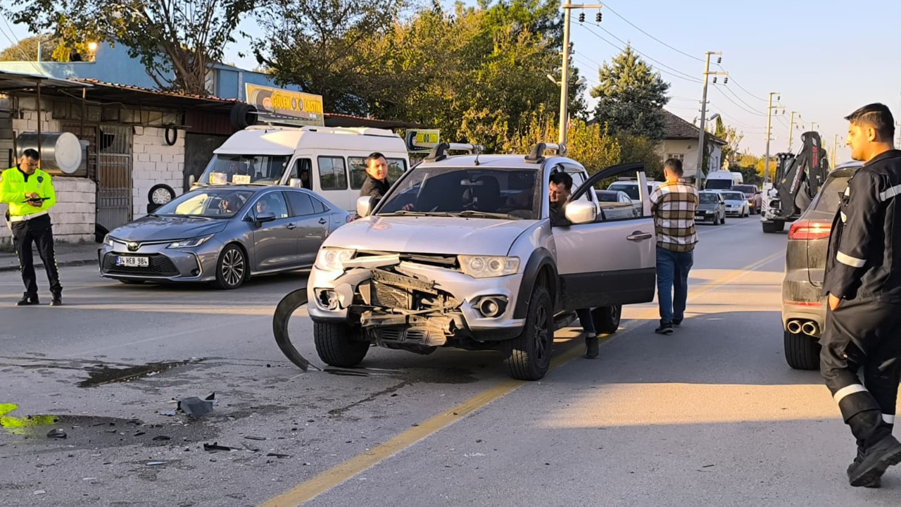 Hatay'da meydana gelen korkunç kazada motosiklet, dönüş yapan araca doğru saplandı.