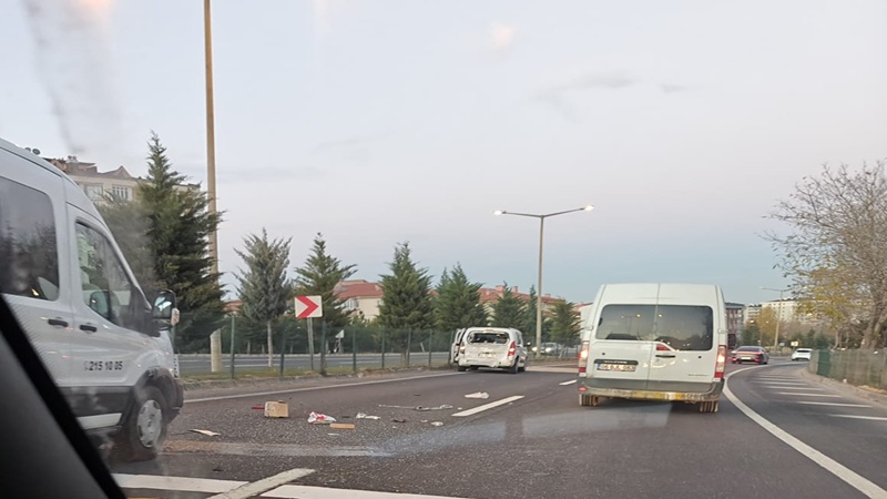 Trafik Kazası Sebebiyle Çevre Yolu Daraltıldı.