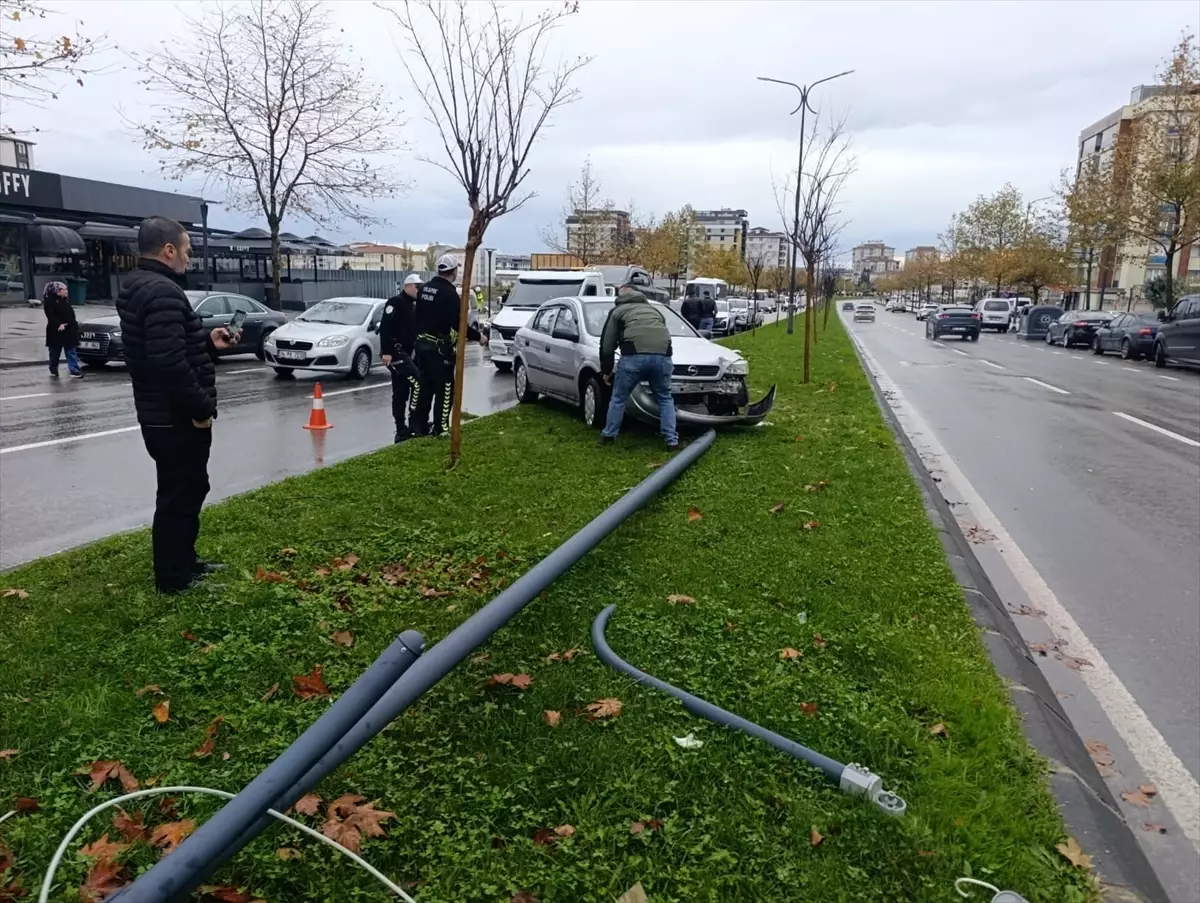 Çerkezköy'de Kaza Sonucu 3 Kişi Yaralandı