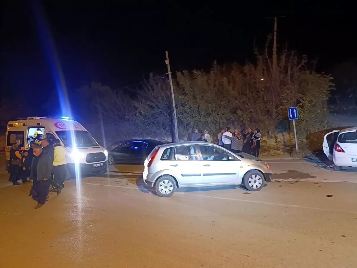 Kozan'da Meydana Gelen Trafik Kazasında 3 Kişi Yaralandı.