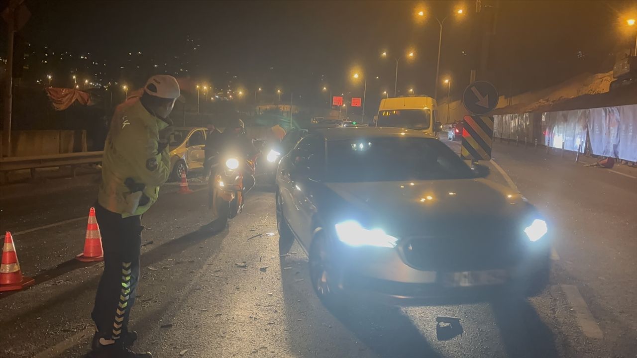 Maltepe'de ardışık kaza meydana geldi.