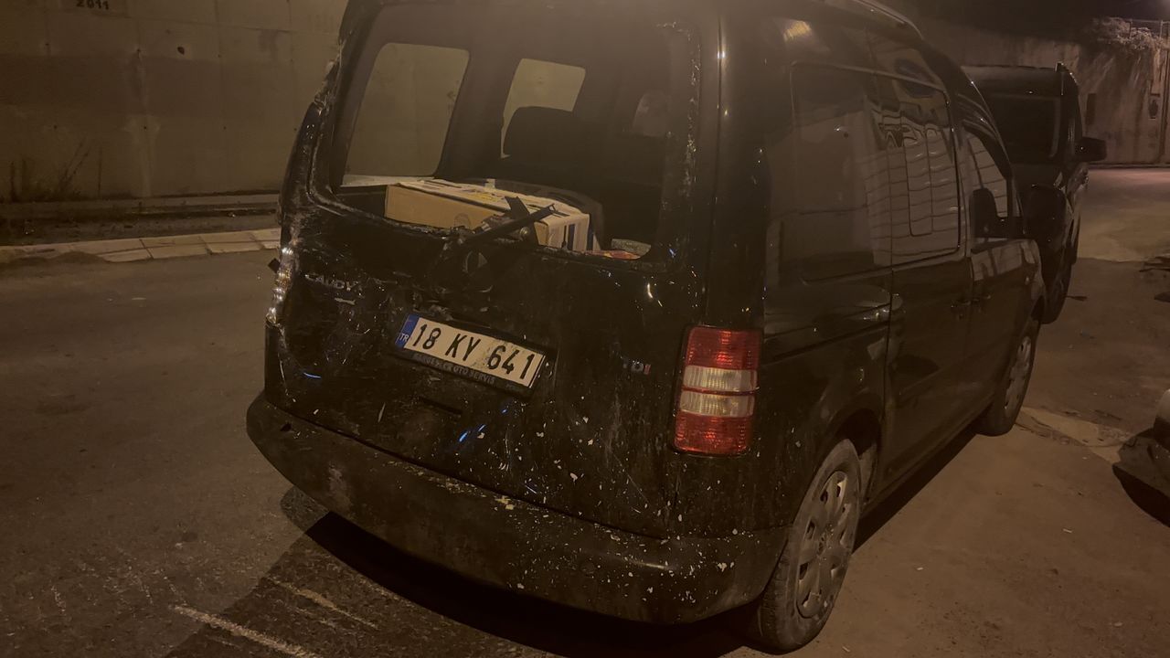 Maltepe'de zincirleme kaza sonucu 4 kişi yaralandı.